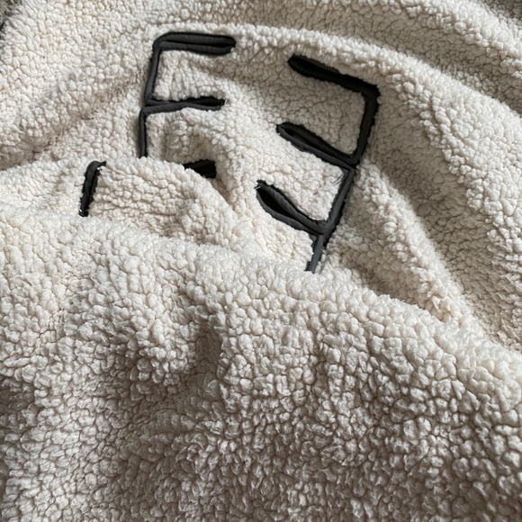 JJ Cole bundle me - Picture 8 of 9